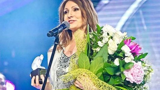 Kryształek Zwierciadła dla Joanny Reczek-Szwed, prezes Fundacji Sztukmistrze