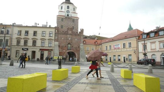 "Krzyk o ławki" i "Latający plac Wolności" czyli niezwykle Efemeryczna Przestrzeń Miasta