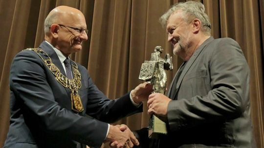 Krzysztof Cugowski Honorowym Obywatelem Miasta. „To wielki honor i szczęście, że Cię mamy i bardzo, ale to bardzo Cię kochamy”