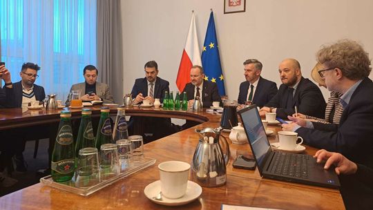 Krzysztof Hetman zapowiada nowe programy swojego resortu. Chodzi o mieszkania. Będą także Wakacje od ZUS