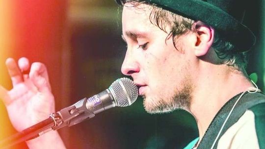 Krzysztof Zalewski: Ludzie przestają widzieć w ludziach ludzi. Nie wolno o tym nie pisać