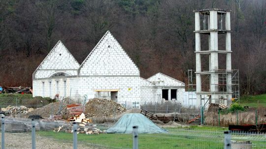 Krzysztof Zanussi szuka pieniędzy na budowę kościoła w Bochotnicy