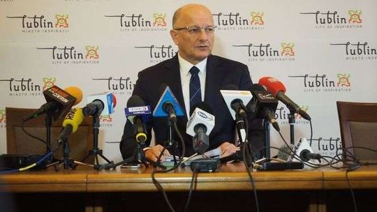 Krzysztof Żuk hojny dla podwładnych. Kto zarabia więcej niż prezydent Lublina?