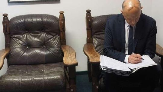Krzysztof Żuk może stracić stanowisko? Biurowiec przy urzędzie ocenią przy ministerstwie