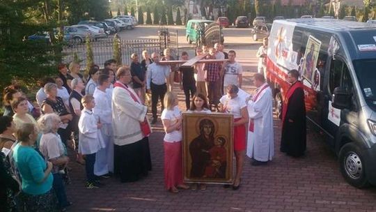 Krzyż i Ikona Matki Bożej w drodze po parafiach archidiecezji lubelskiej