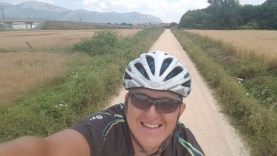 Ksiądz dotarł rowerem na Gibraltar. Spotkanie z duchownym