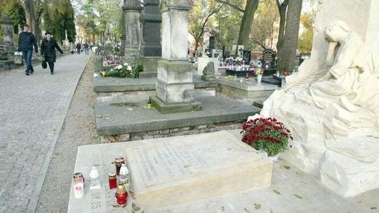 Ksiądz nie zgodził się na zbiórkę na groby przy ul. Lipowej. "Taka odmowa zdarza nam się po raz pierwszy"