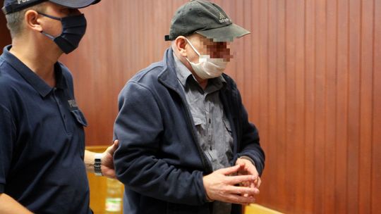 Ksiądz wysyłał dziecku swoje nagie zdjęcia. Byłego proboszcza czeka więzienie i terapia