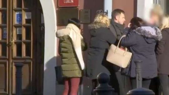 Ksiądz z Lublina zaczepiał ludzi na ulicy i oferował pomoc. Jakie były reakcje?