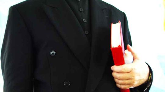 Ksiądz złamał bratu szczękę za to, że pojechał na Przystanek Woodstock