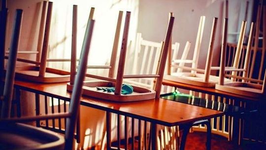 Książki oddane, świadectwa wypisane, a do wakacji jeszcze trochę. "To dla wszystkich zmarnowany czas"