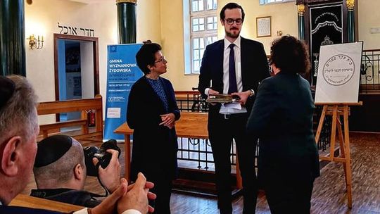 Książki wracają do lubelskiej jesziwy po blisko 80 latach. Zagadki przedwojennej biblioteki