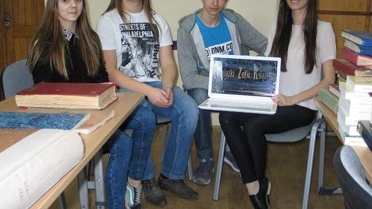 Książki Zofii Książek. Uczniowie nakręcili film o nauczycielce