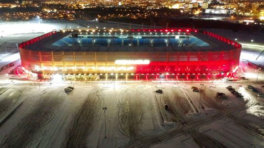 Księga kondolencyjna w Ratuszu, stadion w barwach flagi Gdańska