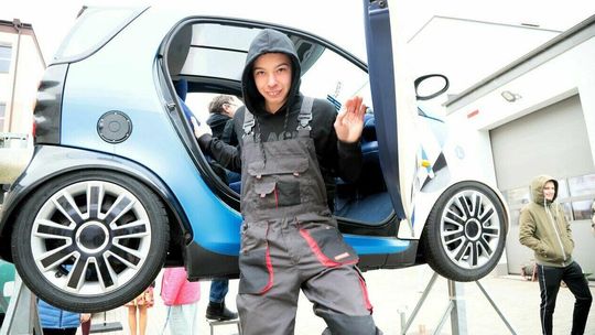 Kto chce zostać mechanikiem samochodowym? Lubelska szkoła otwiera się na wszystkich chętnych