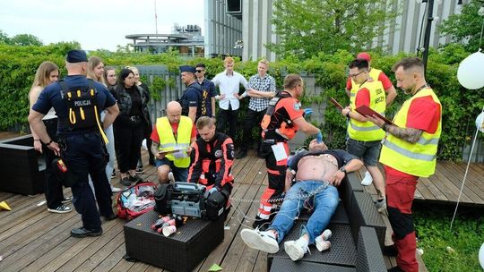 Kto najlepiej ratuje życie?