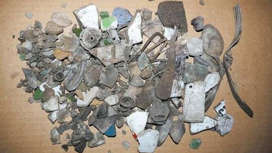 Kto podrzuca widelce na drogę? Kierowca już dwa razy uszkodził oponę