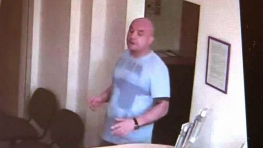 Kto rozpoznaje tego mężczyznę? (wideo)