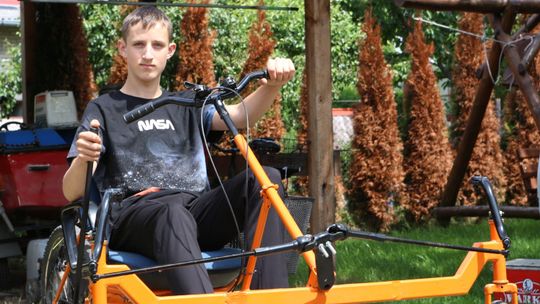 Kuba ma 15 lat i własne konstrukcje rowerów na koncie. "Każdy chciał się przejechać"