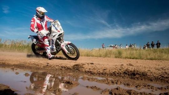 Kuba Piątek jedzie w Emiratach