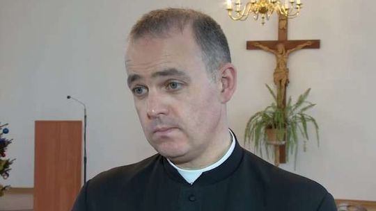 Kucharka i kościelna zamiast księdza "po kolędzie". Zbierały datki, święciły domy