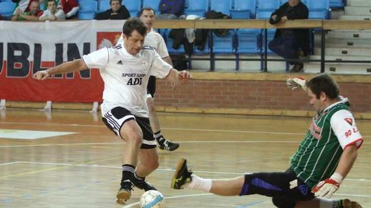 Kucharski pobity podczas gry w piłkę na \"orliku\"