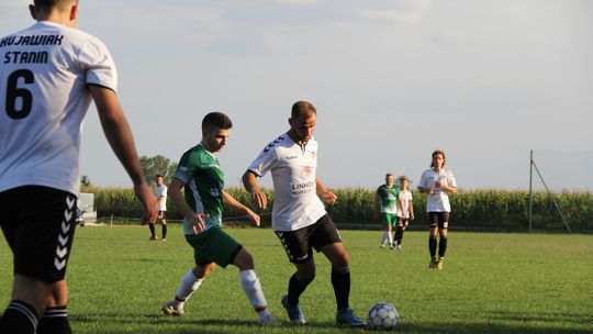 Kujawiak Stanin – ŁKS Łazy 3:0, stracili pozycję wicelidera