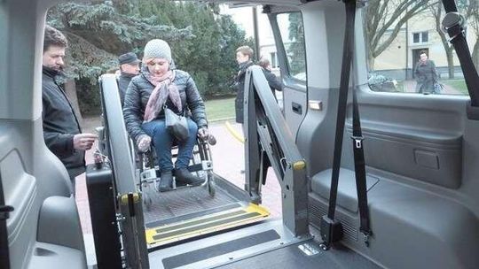 KUL kupił auto dla studentów na wózkach