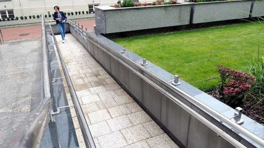 KUL zlikwiduje bariery. Powstaną m.in. dwie windy zewnętrzne