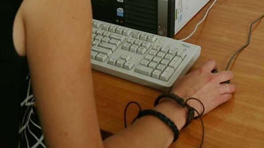 Kupiła telefon na OLX, w pudełku był ryż