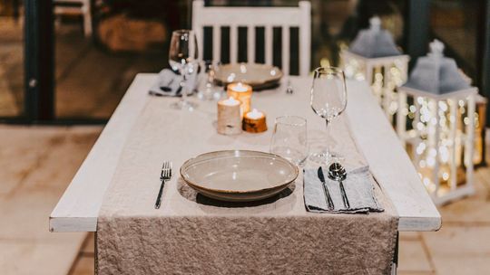 Kuracjusze już są. Restauracje ledwo dyszą