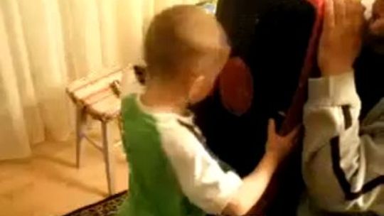 Kurator przyjrzy się rodzinie dziecka szkolonego na kibola