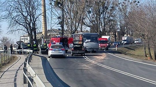 Kurów: Bez utrudnień po zderzeniu samochodów z autobusem
