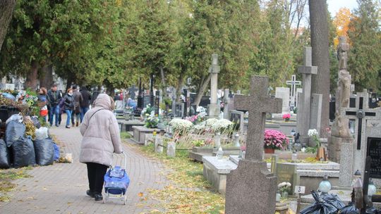 Kwesta Koła Bialczan. Można nawrzucać na remont nagrobków 