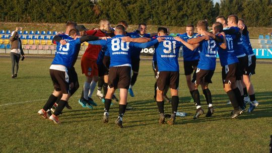 Kwestia meczu Błękitni - Andoria rozstrzygnięta! Co to oznacza dla tabeli Keeza zamojskiej klasy okręgowej?