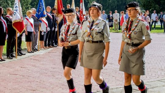 Kwiaty dla marszałka i patriotyczny koncert w Puławach