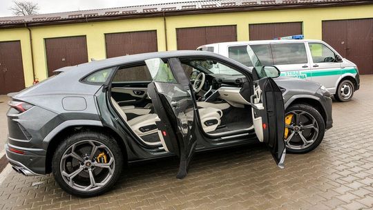 Lamborghini Urus zatrzymane na granicy. Kierowca nie wyjechał z Polski [zdjęcia]