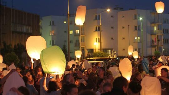Lampiony nad Lublinem: Setki marzeń do nieba (zdjęcia)