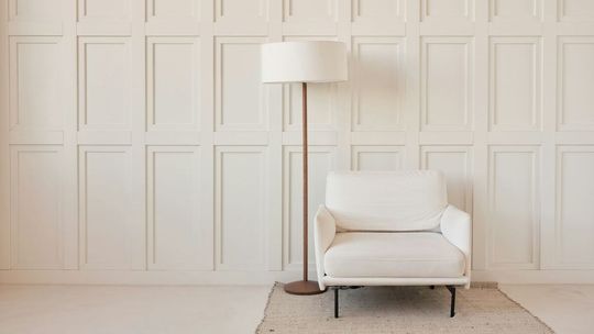 Lampy podłogowe – oświetlenie i stylowy dodatek do aranżacji wnętrza