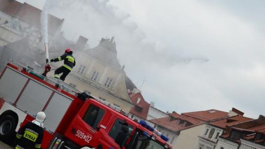 Lany poniedziałek w Kazimierzu. Zima nie przeszkodziła strażakom (zdjęcia)