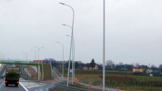 Latarnie na S17 nie trzymają pionu