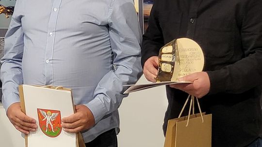 Laureaci konkursu dostali statuetki z rażącymi błędami. Dyrektor znalazł winnych 