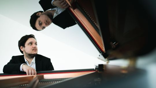 Laureat Konkursu Chopinowskiego w Lublinie. Recital "Brahms-Chopin"