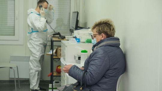 Lawinowy wzrost zakażeń. Wojewoda lubelski zwołuje sztab kryzysowy