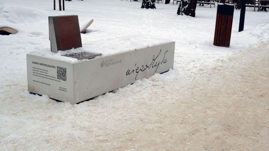 Ławka Niepodległości w Lublinie znacznie droższa od innych w regionie. Sam projekt kosztował 10 tys. zł