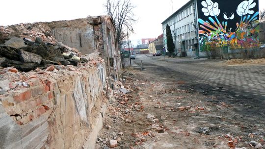 Łaźnia w gruzach. A urzędnicy się spierają