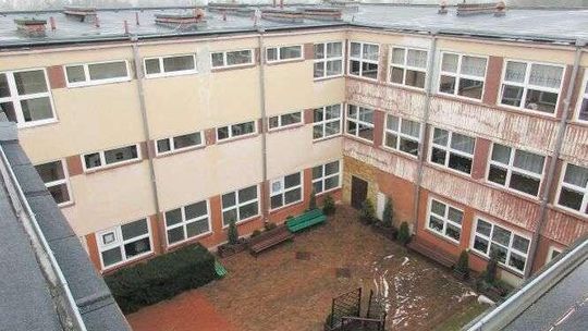 Łęczna: Ciepło w basenie i szkole