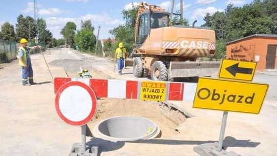 Łęczna: Miasto znów w budowie. Ruszył remont dróg