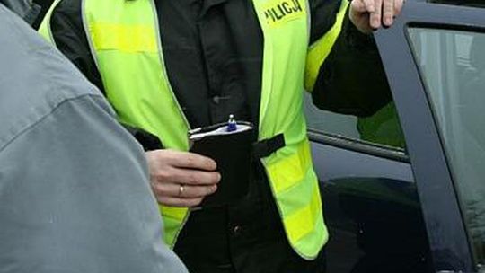 Łęczna: Pijany kierowca uciekał policji, spowodował trzy stłuczki