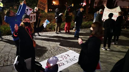 Łęczna zaprasza dziś na spacer kobiet, a Lubartów odwołuje blokowanie ronda